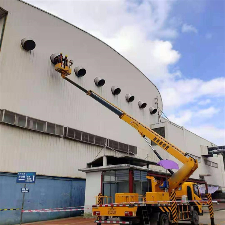 利津县高空作业车出租服务：专业广告牌安装解决方案